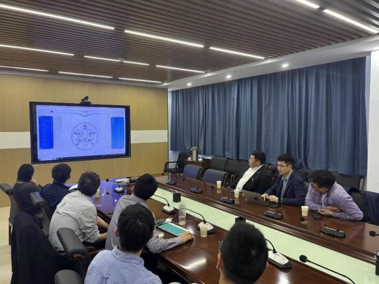 会议室里的人们 AI 生成的内容可能不正确。